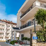 Almar Hotel