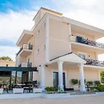 Almar 3* Sarandë