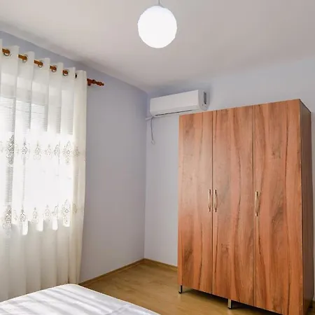 Almar Apartments * Saranda