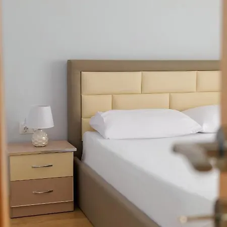 Villa Almar Apartments *