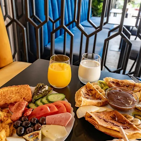 ホテル Almar Sarandë